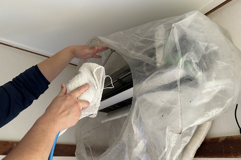 お掃除機能付きエアコン